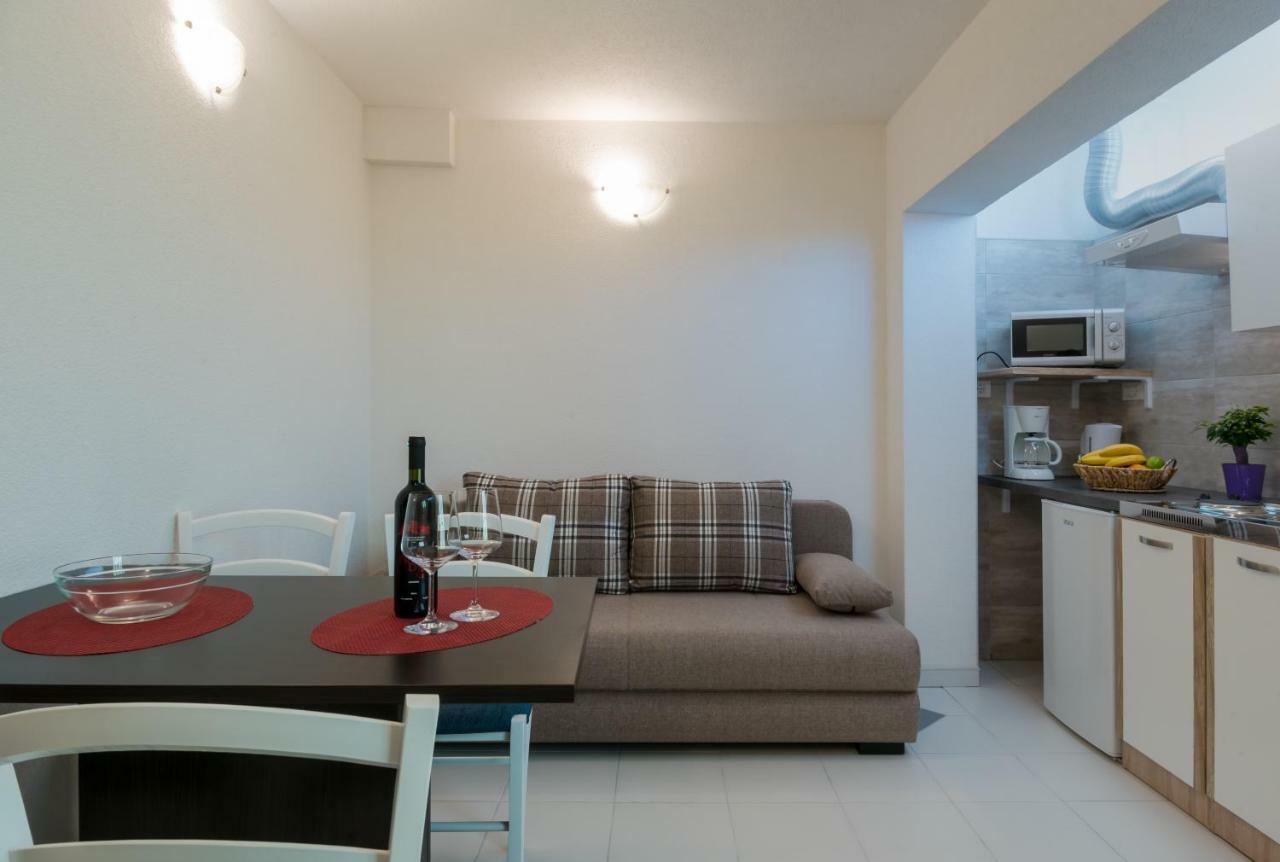 Apartmani Luka Baška Voda Kültér fotó